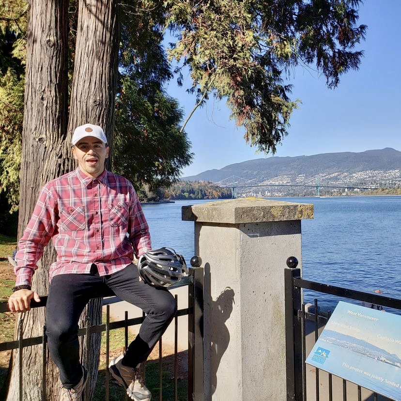 Photo of Tomas Saenz